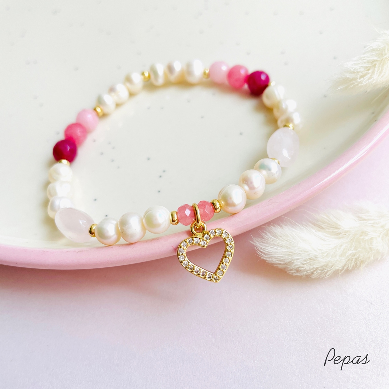 Pulsera de Perlas y Piedras Naturales con Dije de Corazón